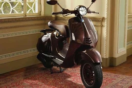 Cận cảnh Vespa 946 Horse 2026 giới hạn 888 chiếc cho năm Bính Ngọ