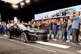 Ford Mustang Dark Horse SC đầu tiên được bán tới hơn 32 tỷ đồng