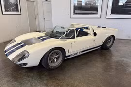 Ford GT40 Le Mans Prototype đời 1965 rao bán tới hơn 65,1 tỷ đồng
