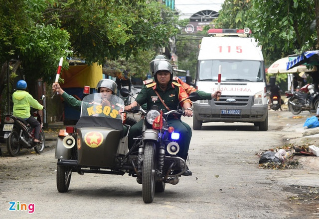 Thăng quân hàm cho 2 cán bộ hy sinh tại tiểu khu 67 Thang quan ham cho 2 can bo hy sinh tai tieu khu 67