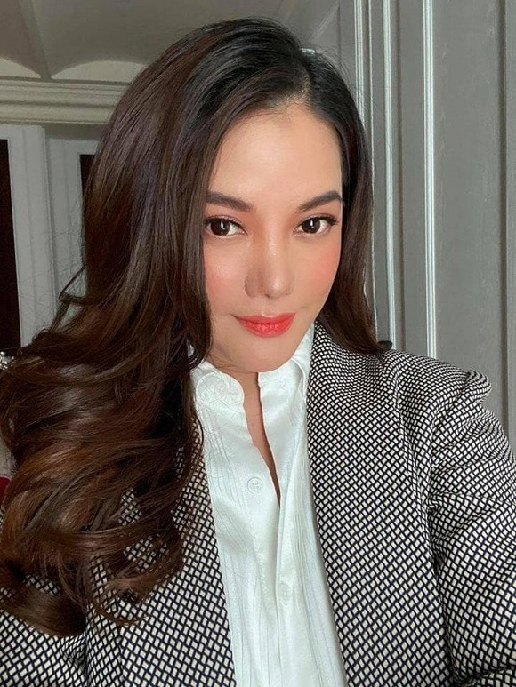 Trương Ngọc Ánh lộ “vai u thịt bắp”, gương mặt mũm mĩm - Hình 5 Truong Ngoc Anh lo “vai u thit bap”, guong mat mum mim-Hinh-5