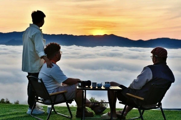 Đồi Vô Ưu, 'ban công' ngắm biển mây của Lâm Đồng