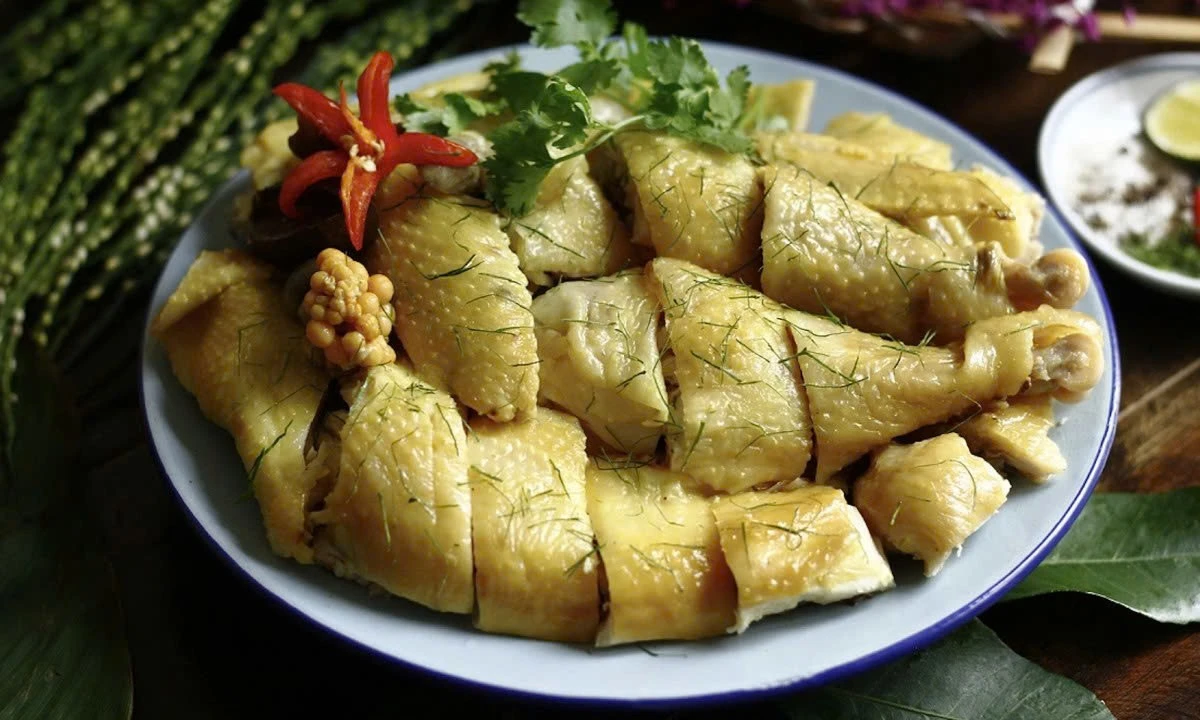 Không nên kết hợp thịt gà với cá chép, tỏi để tránh mất cân bằng dinh dưỡng