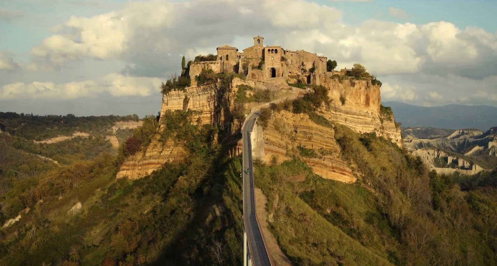 Khám phá điểm đến đẹp mê ly trong phim 'Tiếng yêu này anh dịch được không'