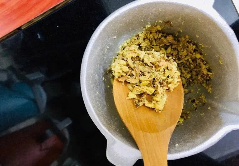 Không chỉ tạo mùi thơm món ăn, củ riềng mang lại nhiều lợi ích sức khỏe