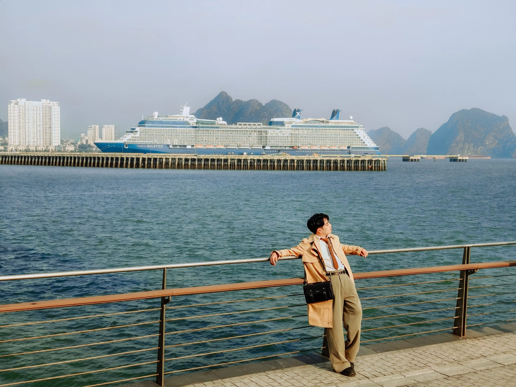 Siêu du thuyền quốc tế neo đậu, vịnh Hạ Long thêm điểm check-in hút khách