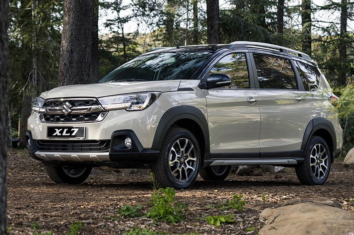 Đặc biệt, xu hướng xe điện hóa cũng dần hiện rõ khi Corolla Cross Hybrid, CR-V Hybrid ghi nhận doanh số tăng, phản ánh nhu cầu tiêu dùng ngày càng hướng đến các mẫu xe thân thiện với môi trường.