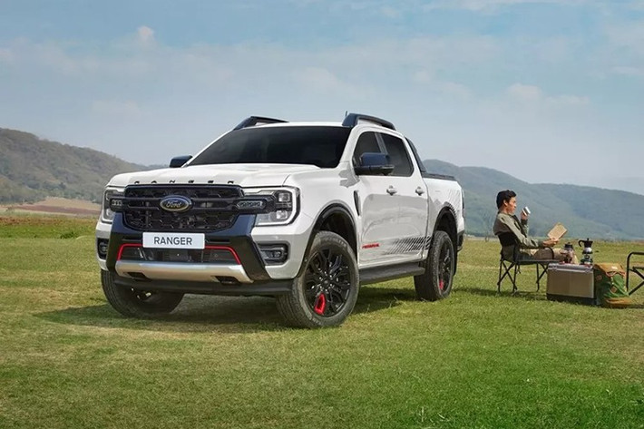 Phân khúc bán tải và thương mại Ổn định nhờ thế mạnh truyền thống Ford Ranger tiếp tục là lựa chọn hàng đầu ở phân khúc bán tải, gần như không có đối thủ xứng tầm. Trong khi đó, các thương hiệu chuyên xe thương mại như Thaco Truck, Isuzu và Hino giữ doanh số ổn định, đóng vai trò quan trọng trong hệ sinh thái vận tải - hậu cần.