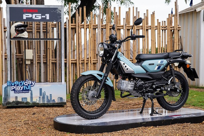 Về thiết kế tổng thể, phiên bản Yamaha PG-1 thế hệ mới không có gì thay đổi lớn với đèn pha-hậu tròn kiểu cổ điển, hình dáng nhỏ gọn nhưng "bụi bặm".