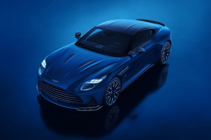 Aston Martin công bố DB12 S - mẫu xe dẫn đầu của dòng DB huyền thoại, tập trung vào người lái. DB12 S được phát triển dựa trên những thành công của DB12 mang đến hiệu suất đầy phấn khích. Aston Martin DB12 S là đỉnh cao mới của dòng Super Tourer.