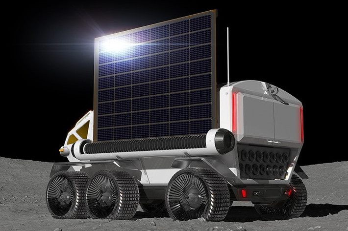 Nguồn năng lượng của xe đến từ hệ thống RFC (Regenerative Fuel Cell) – một tổ hợp sử dụng năng lượng mặt trời và pin nhiên liệu hydro-oxy. Điều này giúp xe hoạt động bền vững và độc lập trong nhiều ngày liền mà không cần tiếp tế.