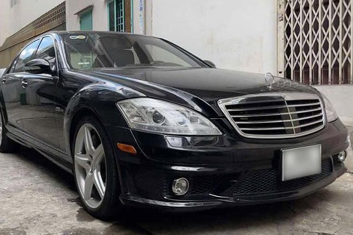 Hiện tại, chiếc xe S55 AMG 2004 với biển số tứ quý 7 đã thu hút sự chú ý của không ít người đam mê và các nhà sưu tập xe cổ. Chiếc xe hiện được rao bán với mức giá gần 1 tỉ đồng. Đây là một con số không nhỏ cho một chiếc xe cổ hiếm có.