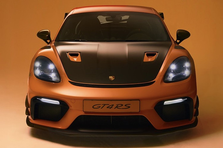 Porsche đã dành tặng Hà Lan một món quà dưới dạng một sản phẩm rực rỡ, ấn tượng và vô cùng độc đáo. Với biệt danh "hoa Tulip", chiếc 718 Cayman GT4 RS độc nhất vô nhị này được Porsche Hà Lan đặt hàng và chế tạo với sự hợp tác của Porsche Exclusive Manufaktur, chương trình cá nhân hóa Sonderwunsch và Manthey Racing.