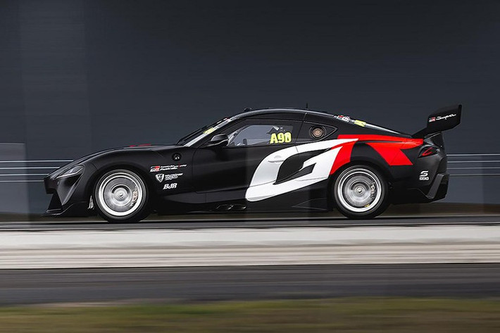 Đáng chú ý, Supra V8 sẽ có màn xuất hiện ấn tượng tại chặng đua Repco Bathurst 1000 ở Mount Panorama với vòng chạy thử, trước khi chính thức bước vào các chặng đua còn lại trong năm 2025.