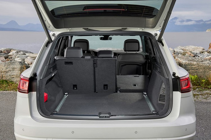 Nhiều khả năng Volkswagen Touareg 2025 ở Việt Nam sẽ dùng động cơ xăng V6, dung tích 3.0L, tạo ra công suất tối đa 335 mã lực và mô-men xoắn cực đại 450 Nm.
