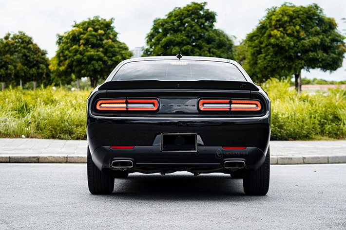 Dodge Challenger GT sử dụng động cơ xăng V6, dung tích 3.6 lít, hút khí tự nhiên, sản sinh ra công suất tối đa 305 mã lực và mô-men xoắn cực đại 363 Nm. Toàn bộ sức mạnh trên xe Dodge Challenger GT sẽ kết hợp số tự động 8 cấp và hệ dẫn động 4 bánh. 