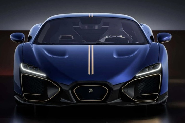 Pininfarina là cái tên gắn liền với vẻ đẹp sáng tạo của con người suốt gần 100 năm, nay lại thử nghiệm AI trong sáng tạo. Nếu trước đây, nghệ thuật thiết kế xe là sự hòa quyện giữa cảm xúc và kỹ năng con người, thì với Turbio, tương lai có thể chứng kiến một kỷ nguyên mới: AI trở thành cộng sự của nhà thiết kế, chứ không chỉ là công cụ.