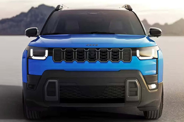 Các nhà thiết kế của Jeep đã trang phần kính cửa sổ rộng và thoáng cùng tay nắm cửa dạng ẩn. Xe đi kèm bộ mâm có kích thước từ 17 - 20 inch, sử dụng lốp Nexen Roadian GTX hoặc Pirelli Scorpion MS bốn mùa.