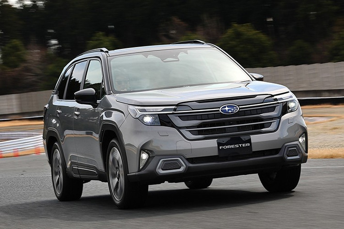 Tại thị trường Indonesia, mức giá xe Subaru Forester 2026 được niêm yết từ 695.500.000 IDR (tương đương 1,1 tỷ đồng). Dự đoán, khi về Việt Nam, mẫu xe này sẽ có mức cao hơn đáng kể so với thế cũ được nhập khẩu từ thị trường hàng xóm Thái Lan.