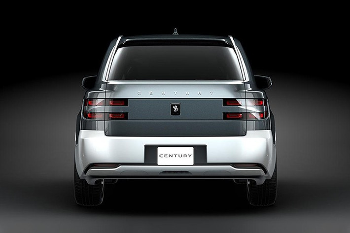 Tính năng kính làm mờ mới khiến giá của Toyota Century SUV 2026 tăng thêm 2 triệu Yên (khoảng 360 triệu đồng). Điều này nâng giá xe lên khoảng 27 triệu Yên (4,86 tỷ đồng). Tuy nhiên, với số lượng sản xuất cực kỳ hạn chế và chỉ bán tại một số đại lý ở Nhật Bản, mẫu xe này chủ yếu dành cho khách hàng đang sở hữu sedan hạng sang Toyota Century.
