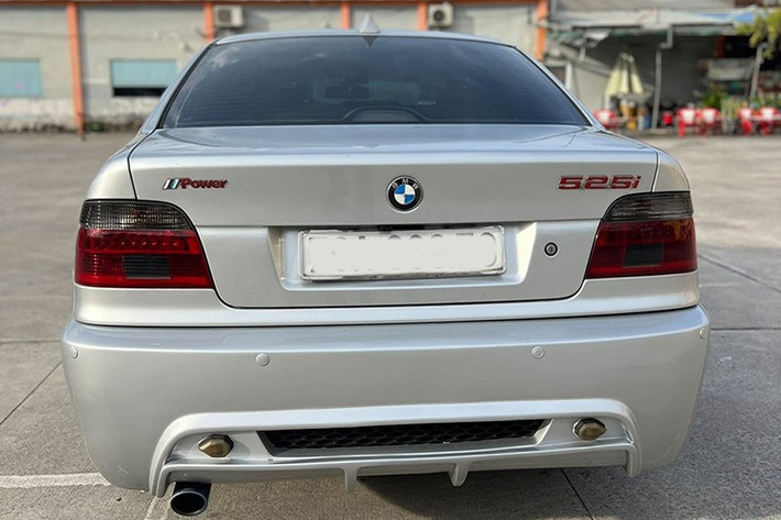 Với mức giá rao bán chỉ 85 triệu đồng (chưa thương lượng), chiếc sedan hạng sang một thời này rõ ràng không dành cho số đông. Đối tượng phù hợp nhất là những người am hiểu ôtô Đức, có khả năng am hiểu và "chiều" được xe.