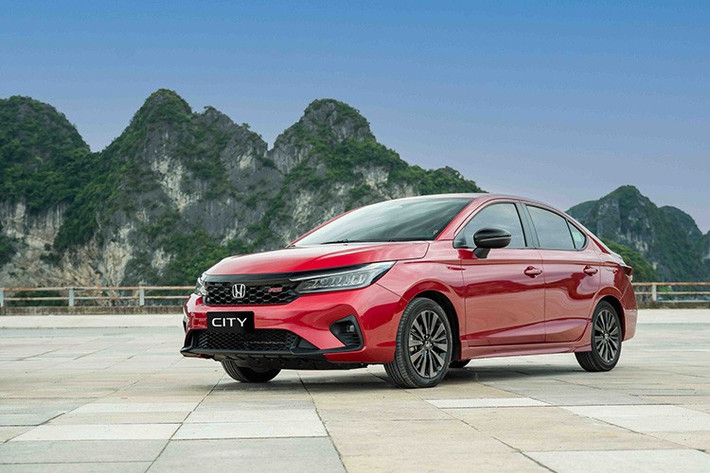 Honda: 1.523 xe Bàn giao 1.523 xe trong tháng 6, Honda đứng vị trí thứ 6 trong top hãng xe bán chạy, cộng dồn 6 tháng đầu năm đạt 11.233 xe. Trong đó, HR-V là mẫu bán chạy nhất tháng (392 xe), trong khi City vẫn là mẫu chủ lực của hãng với doanh số cộng dồn 3.585 xe trong 6 tháng.