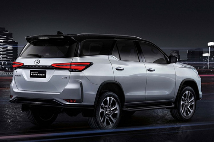 Toyota Fortuner 2025 mới (có tên thương mại là Neo Drive) sử dụng hệ thống mild-hybrid 48V. Đây không phải là công nghệ hoàn toàn mới, khi từng được Toyota giới thiệu lần đầu trên mẫu bán tải Hilux tại Nam Phi.
