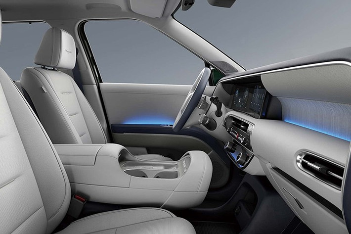 Theo mặc định, Hyundai bán Palisade tại Bắc Mỹ với động cơ V6 GDI 3,5 lít hút khí tự nhiên. Kết hợp với hộp số tự động tám cấp và tùy chọn hệ dẫn động bốn bánh toàn thời gian, động cơ này tạo ra công suất đáng nể 287 mã lực và mô-men xoắn 260 pound-feet (353 Nm).