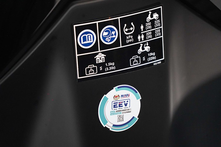 So với động cơ trên Vario 125 do HVN phân phối, động cơ Honda Vario 125 "Made in Malaysia" có công suất tương đương nhưng lực kéo nhỉnh hơn khoảng 1 Nm. Xe được chứng nhận là Xe Tiết kiệm Năng lượng (EEV) và đạt xếp hạng ba sao của Chương trình Đánh giá Xe máy Malaysia (MyMAP) và tiêu thụ chỉ 2,1 lít xăng/100 km.