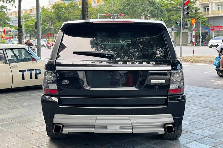 Mua xe Range Rover HSE cũ có nhiều lợi ích to lớn về mặt tài chính và trải nghiệm. Các dòng xe Range Rover nổi tiếng về khả năng off-road vượt trội, cảm giác lái đĩnh đạc, êm ái.