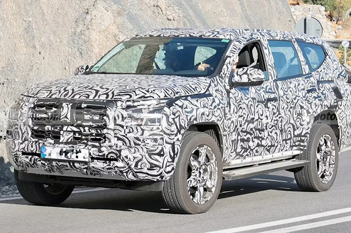 Mitsubishi chưa xác nhận thời điểm ra mắt chính thức của Pajero Sport thế hệ mới. Tuy nhiên, những hình ảnh rò rỉ gần đây cho thấy mẫu xe này đang bước vào giai đoạn thử nghiệm cuối cùng, hứa hẹn sớm trình làng trong thời gian tới.