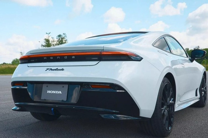 Cụ thể, Honda Prelude 2025 phiên bản tiêu chuẩn duy nhất được cho là có giá 6.179.800 yên (tương đương 41.000 USD - khoảng hơn 950 triệu đồng).
