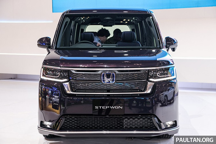 Việc đưa StepWGN Spada e:HEV đến thị trường Indonesia không chỉ là bước đi chiến lược của Honda trong việc mở rộng dải sản phẩm hybrid tại Đông Nam Á, mà còn thể hiện tham vọng toàn cầu hóa dòng MPV tiết kiệm nhiên liệu, thân thiện môi trường trong bối cảnh nhu cầu xanh hóa phương tiện đang ngày càng tăng cao.