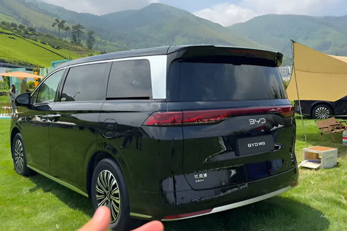 BYD M9 được định vị là mẫu xe chủ lực trong dòng minivan toàn cầu của hãng. BYD đã bán được 40.000 xe tại Mexico trong năm 2024. Mục tiêu trong năm 2025 là tăng gấp đôi doanh số tại đây lên 80.000 xe.