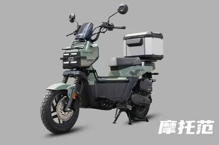 Về thiết kế, Square X125 có dáng xe vuông vức, với ngôn ngữ tạo hình đậm chất phiêu lưu. Điểm đặc biệt là yên sau có thể gập lại, biến phần đuôi xe thành khu vực để hành lý tiện lợi.