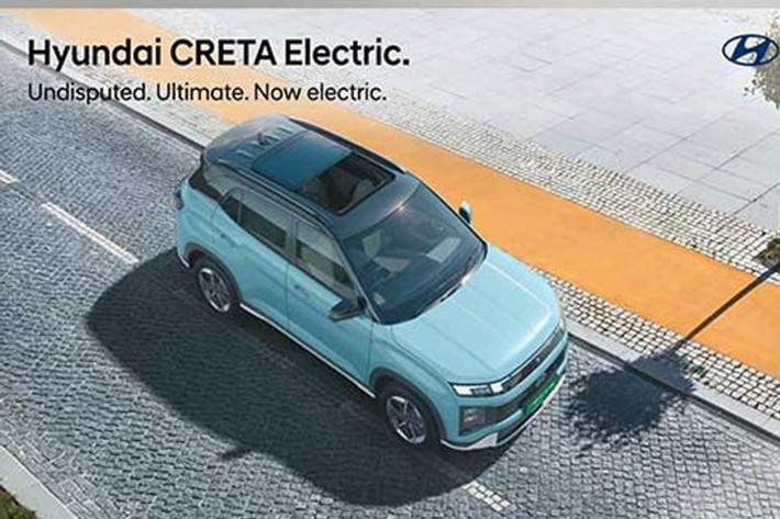 Trong khi phiên bản Hyundai Creta Electric Executive (O) được trang bị pin 51,4 kWh có phạm vi hoạt động lên đến 510 km. Xe cũng được giới thiệu với hai màu sơn mới là đen nhám (Matte Black) và xám khói (Shadow Grey), tăng thêm lựa chọn cá nhân hóa cho khách hàng.