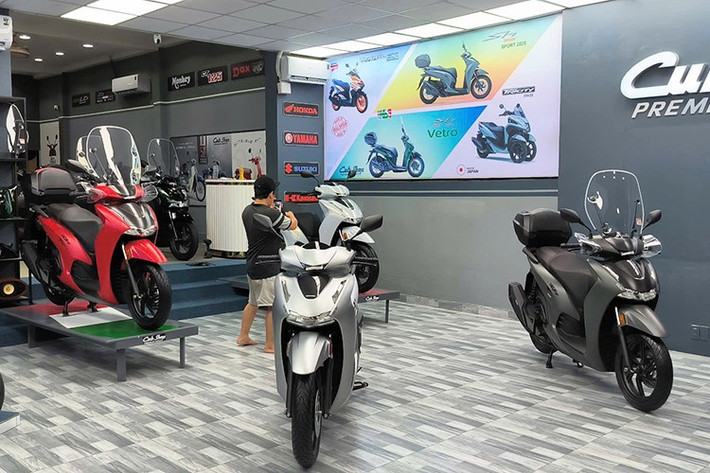 Theo quan niệm của những người chơi dòng xe này, Honda SH nhập Ý được xem là biểu tượng của sự sang trọng và đẳng cấp. Sở hữu SH Ý giúp khẳng định vị thế xã hội, đặc biệt trong tâm lý người Việt, nơi xe nhập ngoại thường được đánh giá cao hơn xe nội địa.