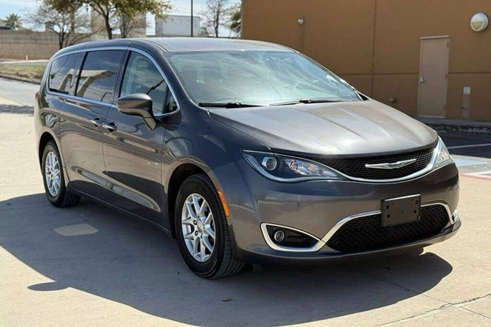 Dù chưa rõ đơn vị sở hữu hoặc mục đích chính xác của chiếc Chrysler Pacifica xuất hiện tại Hà Nội nhưng sự kiện này cho thấy công nghệ xe tự lái đang âm thầm được thử nghiệm tại Việt Nam.
