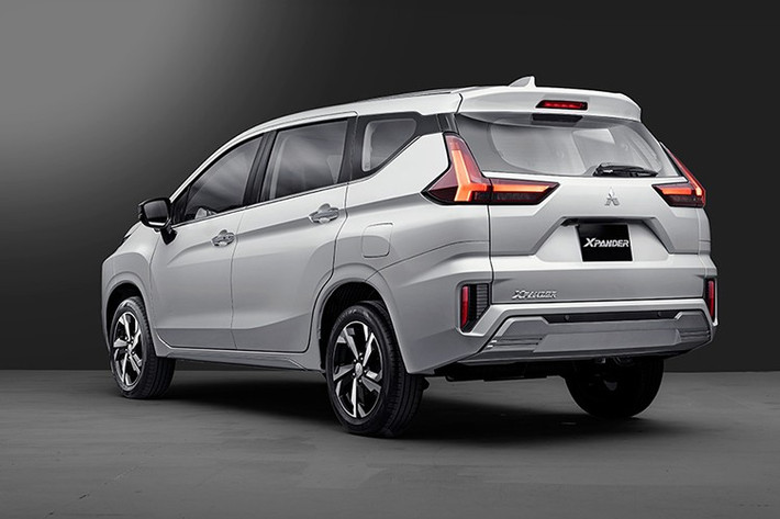 Tại Indonesia, Xpander 2025 tiếp tục sử dụng động cơ xăng dung tích 1.5L mã 4A91 cho công suất tối đa 105 PS và mô-men xoắn 141 Nm, đi kèm hộp số tự động vô cấp CVT và dẫn động cầu trước.