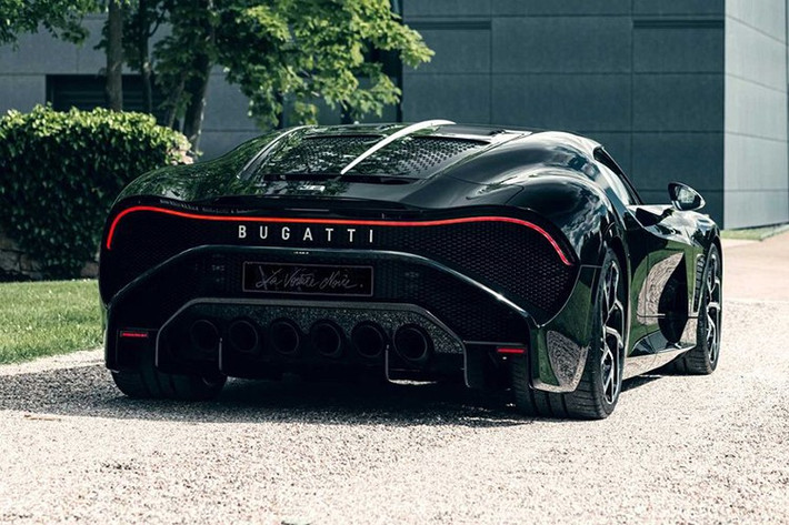 Odo xe tăng nhiều nhất có lẽ là khi tham gia vào cuộc hành trình Supercar Owners Circle tại Croatia, vào năm 2022, khi nó phải trải qua đoạn đường dài hơn 1.000 km cùng rất nhiều xe độc quyền nhất của Bugatti. Và mới đây, thông tin về việc xe chuẩn bị được đấu giá đã nhận được sự quan tâm.