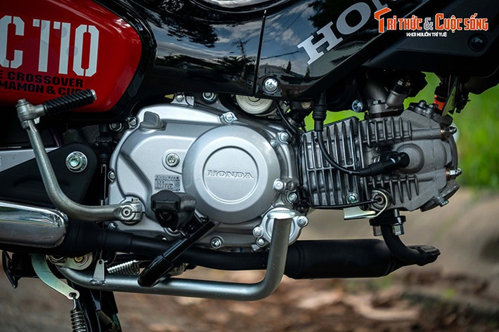 Về sức mạnh, Cross Cub CC 110 được trang bị khối động cơ xylanh đơn dung tích 110cc, làm mát bằng không khí. Khối động cơ này sản sinh công suất tối đa là 5,9 kW tại 7500 vòng/phút và mômen xoắn cực đại là 8,8 Nm tại 5500 vòng/phút, hộp số 4 cấp và cực tiết kiệm xăng.
