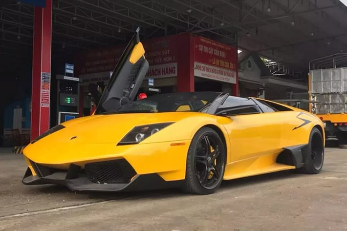 Động cơ kết hợp với hộp số tự động 6 cấp E-Gear, nhờ đó, Lamborghini Murcielago LP640 mui trần độc nhất Việt Nam có khả năng tăng tốc từ vị trí xuất phát lên 100 km/h chỉ trong khoảng thời gian 3,4 giây trước khi đạt tốc độ tối đa 336 km/h.