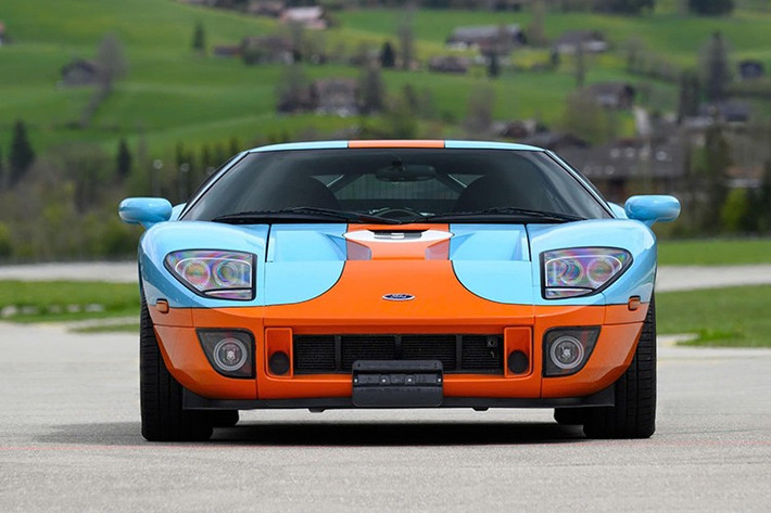 Chiếc Ford GT Heritage Edition No. 3 này dự kiến sẽ được bán đấu giá tại Barrett-Jackson Scottsdale với lô hàng được liệt kê là "2006 Ford GT Heritage Edition No. 3", đưa chiếc xe huyền thoại này đến với giới sưu tập toàn cầu. Trên thị trường, giá các phiên bản Heritage từ 640.000 đến hơn 1.000.000 USD (16,86 - 26,3 tỷ đồng). Giá niêm yết phổ biến hiện tại khoảng 679.000 USD (17,89 tỷ đồng).