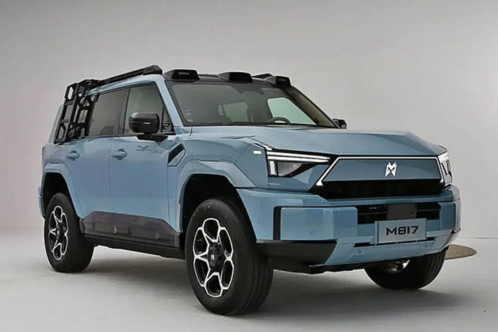 Warrior 817 còn được tích hợp hệ thống hỗ trợ lái xe Qiankun ADS 4 ADAS, với tính năng như: tự động lái từ điểm đỗ xe A đến điểm B, hệ thống dẫn đường tốc độ cao và tự động xử lý hơn 160 tình huống đỗ xe khác nhau.