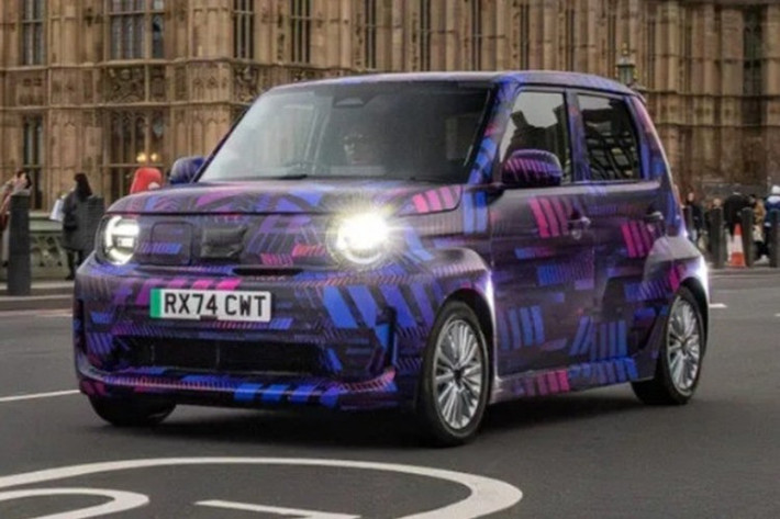 Theo công bố, Honda N-One e: chạy điện đô thị mới này được lấy cảm hứng từ Nissan Cube - dòng xe từng gây ấn tượng với thiết kế hộp vuông lạ mắt.