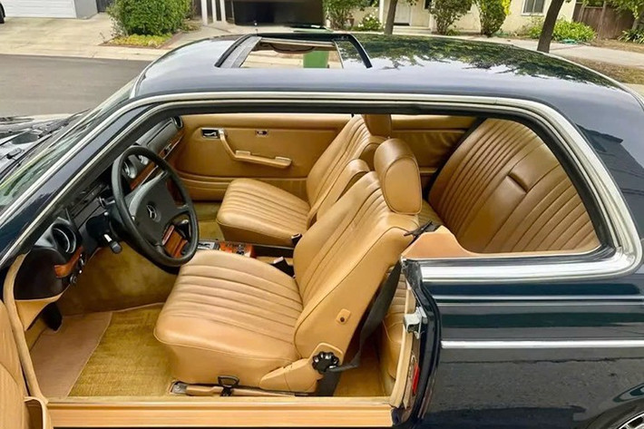 Và việc sở hữu một chiếc Mercedes-Benz cổ điển đồng nghĩa với việc bạn phải dành cả ngày để làm bất cứ việc gì khác ngoài việc mang xe đến cửa hàng sửa chữa.