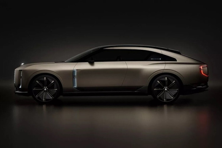 Chiếc xe với "bộ mặt" trông khá giống các mẫu BMW cao cấp nhất, nhưng với phần thân phẳng, tối giản theo kiểu Volvo. EXP 15 có phần đầu xe được gọi là "Upright Elegance", được chi phối bởi mặt ca-lăng lớn khép kín sử dụng đèn để mô phỏng hình dáng của lưới tản nhiệt Bentley truyền thống, đồng thời biến các thành phần không cần thiết thành một "tác phẩm nghệ thuật kỹ thuật số".