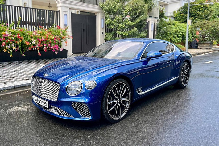 Bentley Continental GT là chiếc coupe siêu sang rất được các đại gia trên thế giới cũng như các dân chơi Việt tin dùng, mới đây, 1 trong số xe này đã được chào bán với giá gần 14 tỷ đồng, thu hút không ít sự quan tâm của các dân chơi trong nước.