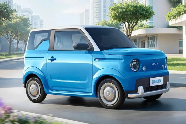 Mẫu xe đối thủ của Livan Smurf là Bestune Pony cũng có giá tương đương. Tại thị trường Việt Nam, mẫu xe Pony đã được bán ra với tên gọi Bestune Xiaoma kèm mức giá 199 triệu đồng.