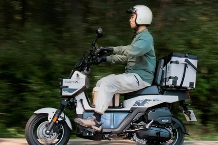 Với phong cách mạnh mẽ, thiết kế phá cách và nhiều tính năng nổi bật, mẫu xe tay ga Honda Square X125 sản xuất Trung Quốc này được xem là lựa chọn lý tưởng cho những ai tìm kiếm một chiếc xe tay ga độc đáo.
